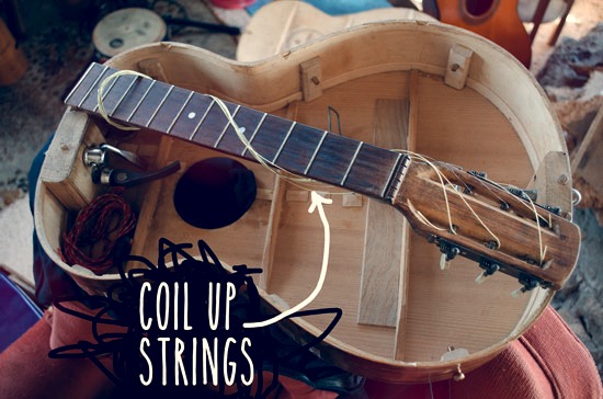 fold-up-travel-guitar-coil-springs
