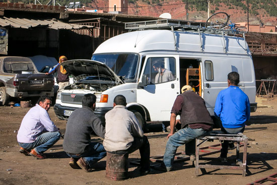 morocco-by-campervan-breaking-down-2