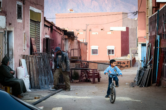 tafraoute-morocco-by-campervan-town-street