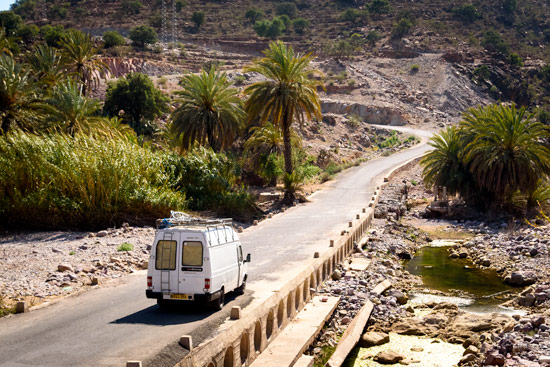 vanlife-leah-shann-in-morocco-palm-grove