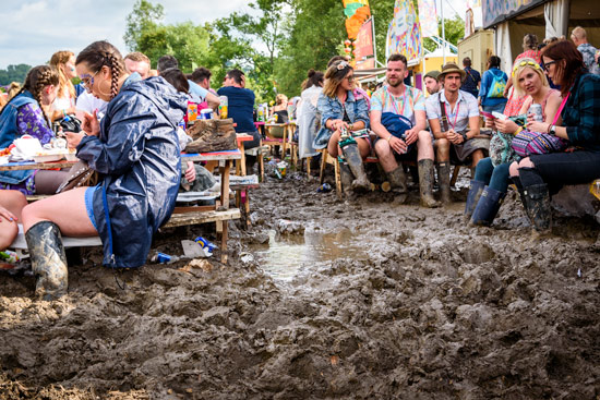 glastonbury-festival-2016-by-campervan-mud-lunch